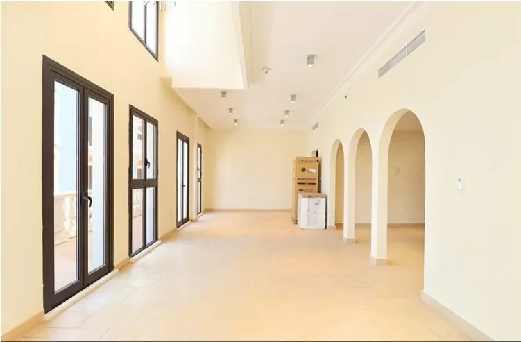 Residential Ready Property 3 Bedrooms F/F Duplex  for sale in Doha #16082 - 1  image 